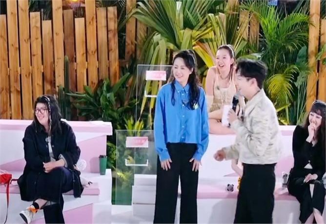 众人热议比赛结果，分歧激烈