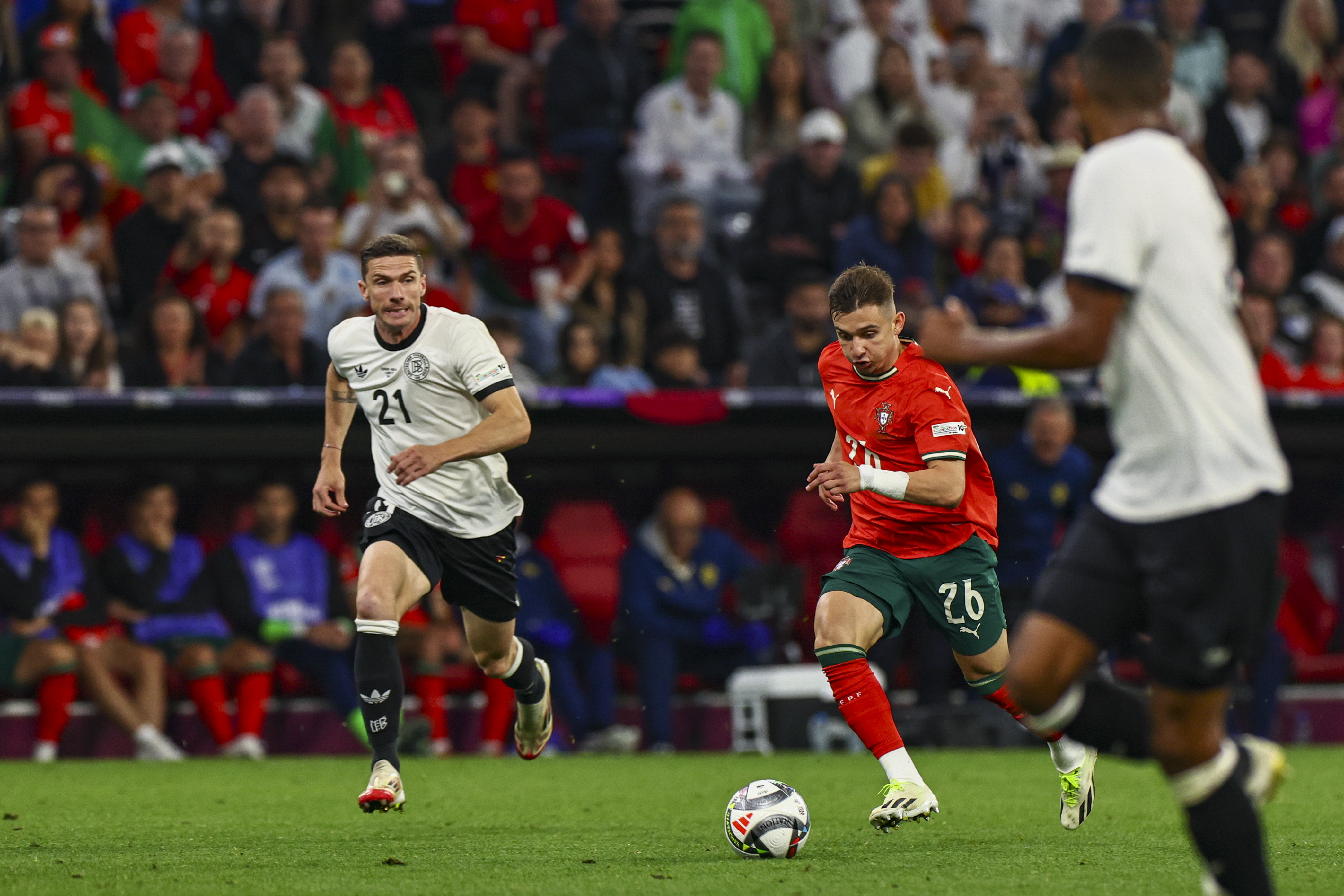 葡萄牙足球甲级联赛激烈角逐赛情