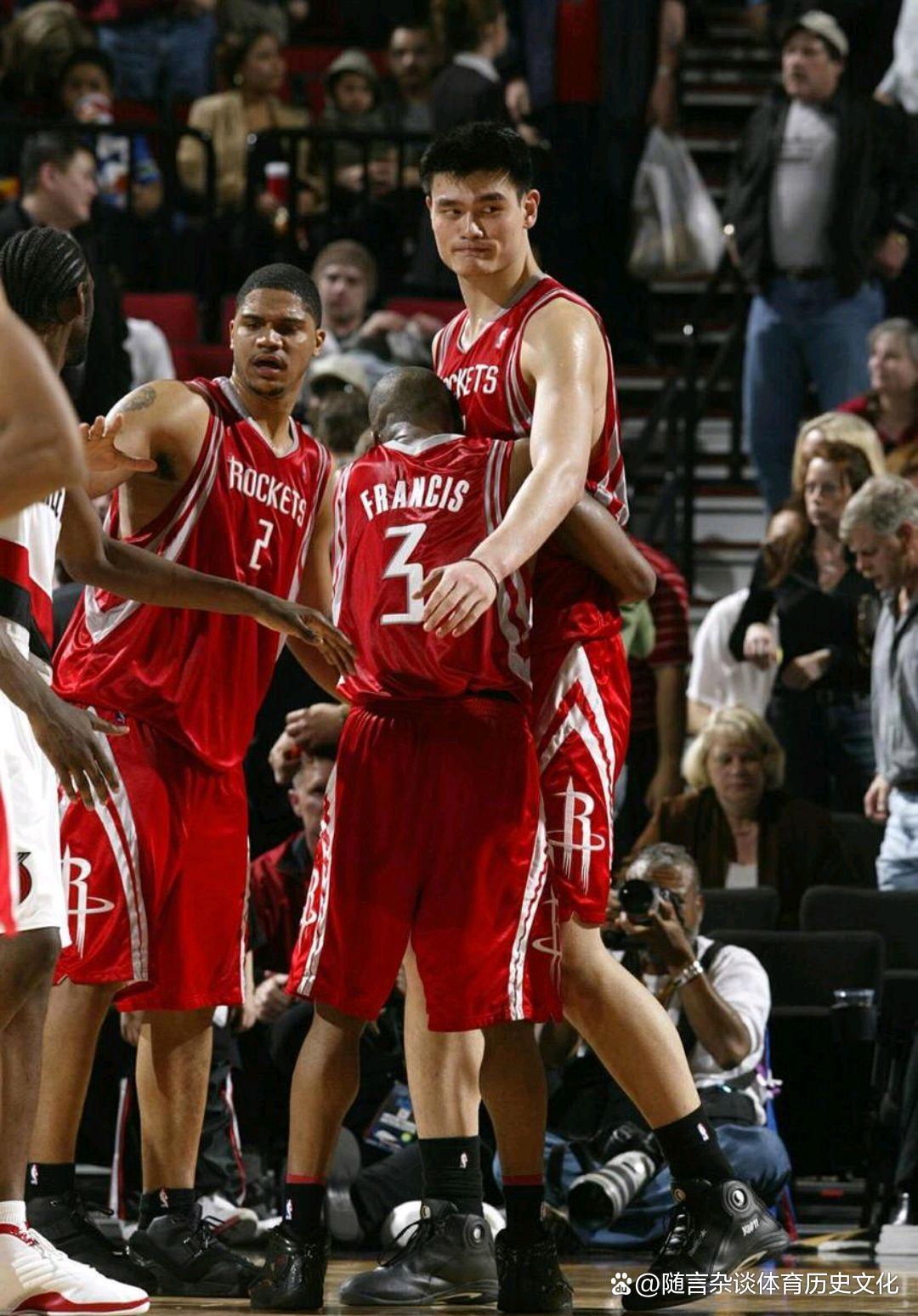 开拓者大胜引爆舆论，球队士气大振的简单介绍