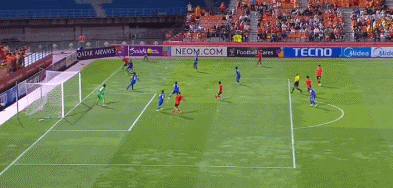 足球技术新颖动态,比赛中场休息帅气表演的简单介绍 足球技术新颖动态,比赛中场休息帅气表演的简单介绍