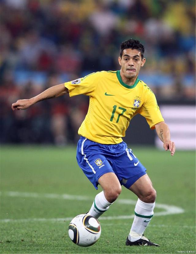 包含沃尔夫斯堡客场战平，稳居积分榜中游的词条