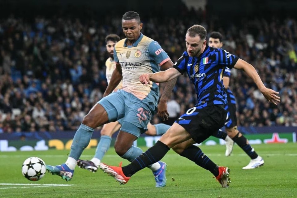 aoa体育官网-十次尝试！球队频频射门但进球不易得